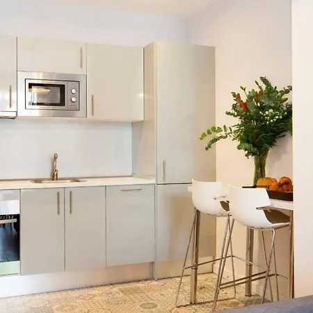 Apartment Stylish And Centric 2-bedroom In Eixample &terrace P2 *