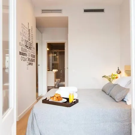 Apartment Stylish And Centric 2-bedroom In Eixample &terrace P2 Barcelona